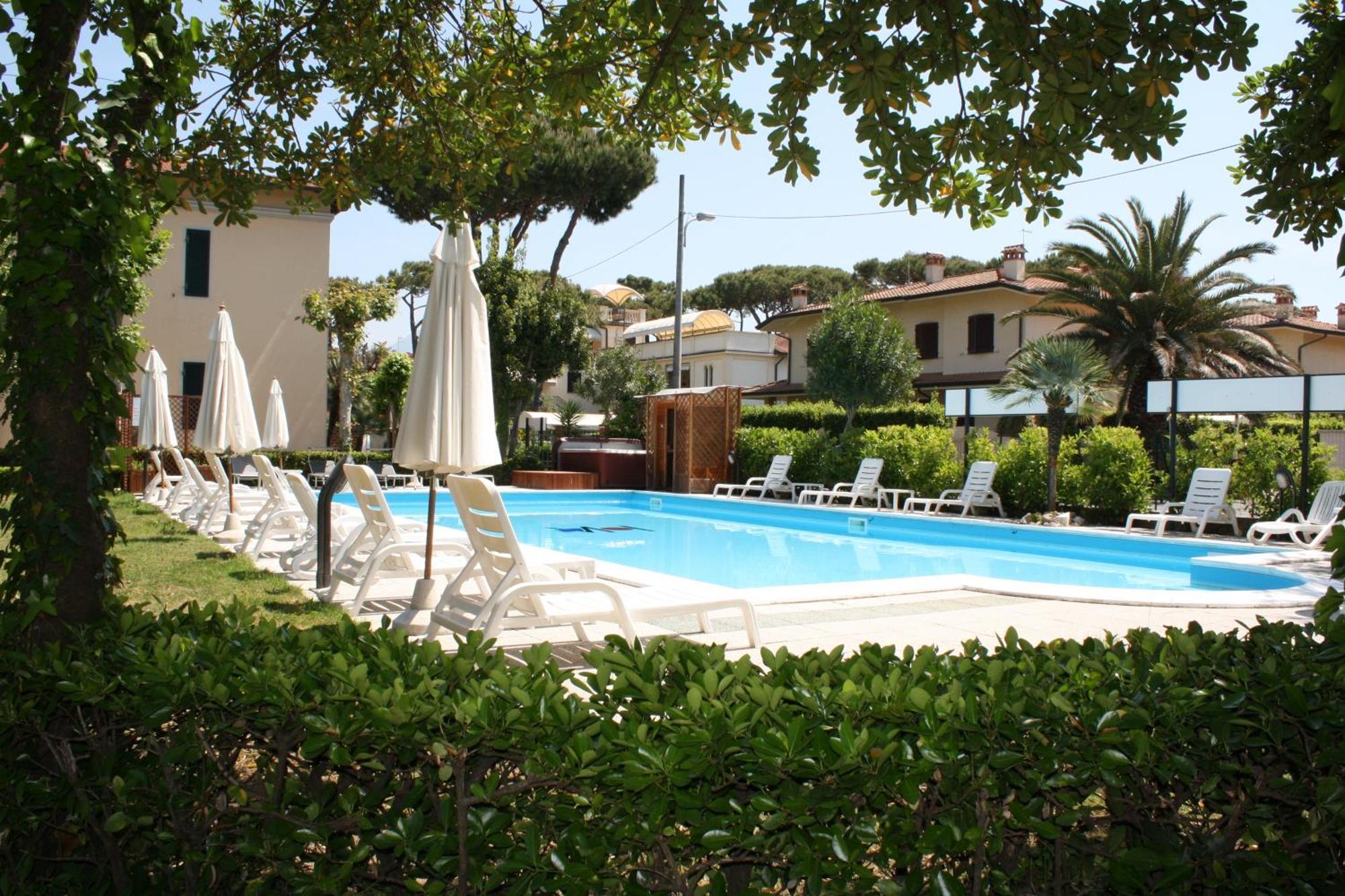 Hotel Apuana Marina di Pietrasanta Exterior foto